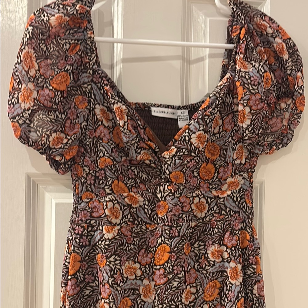 NWT Twist front sweetheart neck floral boho midi dress nwt